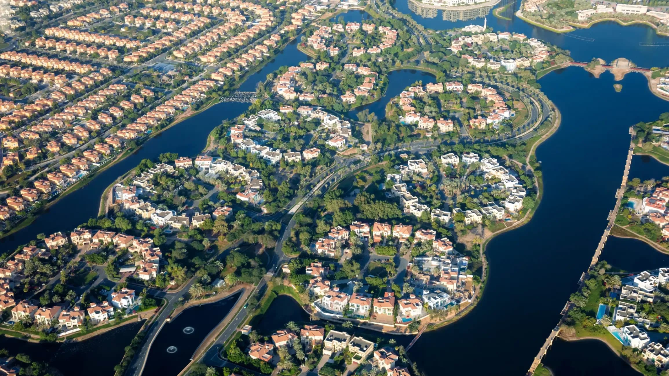 Jumeirah Islands community and villa detail