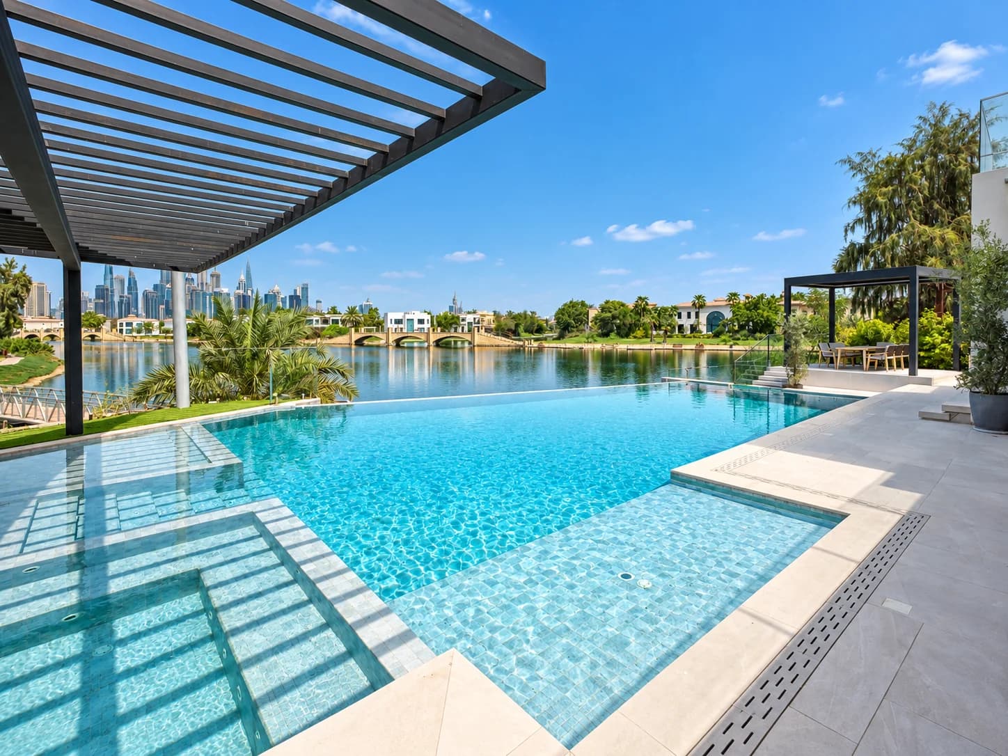 Jumeirah Islands community and villa detail