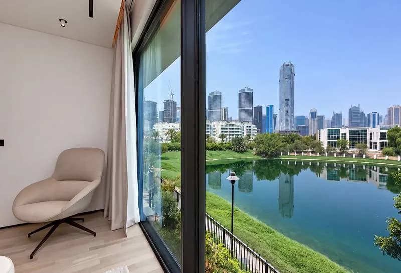 Renovated, furnished villa with lake and skyline views, photo 7