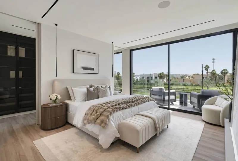 Renovated, extended villa with city and skyline views, photo 7