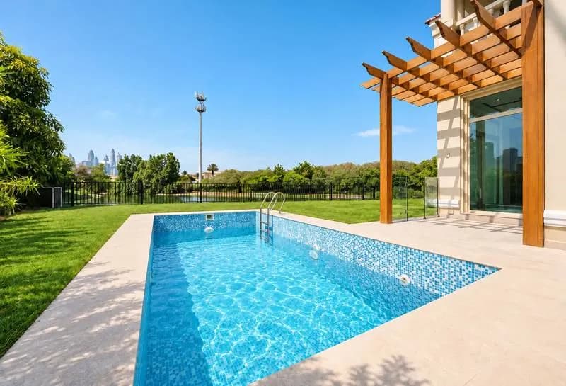 Extended lakefront villa with skyline views, photo 3