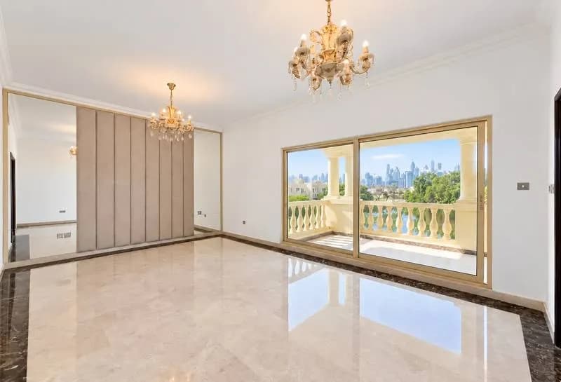 Extended lakefront villa with skyline views, photo 7