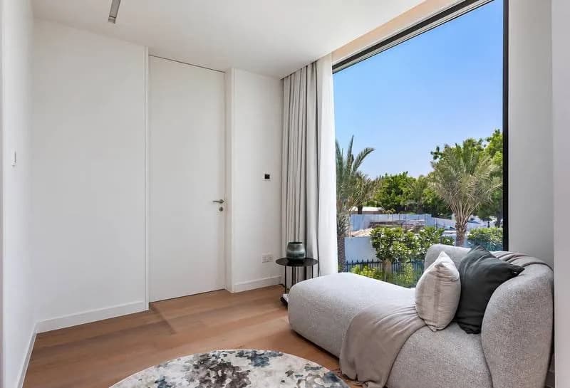 Renovated, furnished villa with private garden outlook, photo 6