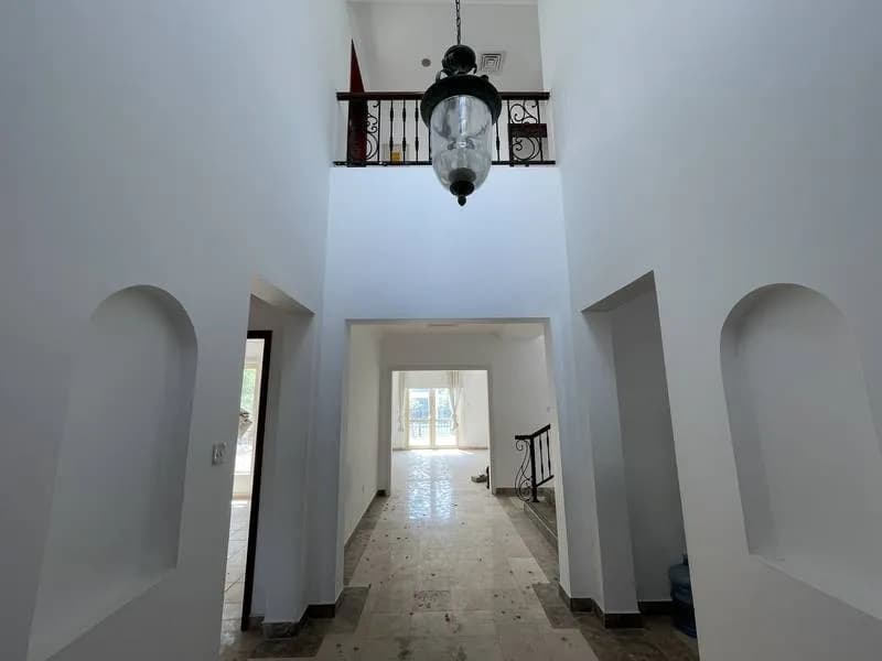 Lakefront villa renovation opportunity, photo 5