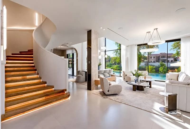Lakefront show home with private roof lounge, photo 3