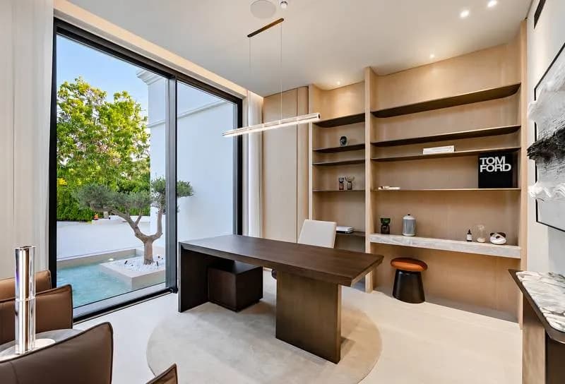 Lakefront show home with private roof lounge, photo 6