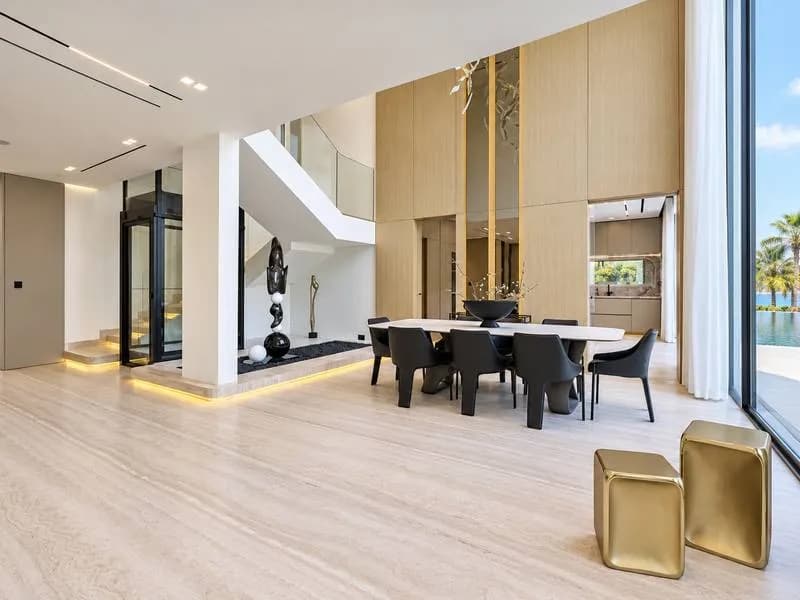 Renovated main-lake villa with private elevator, photo 3