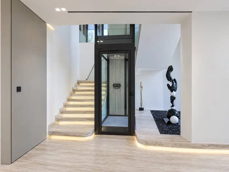 Renovated main-lake villa with private elevator, photo 4