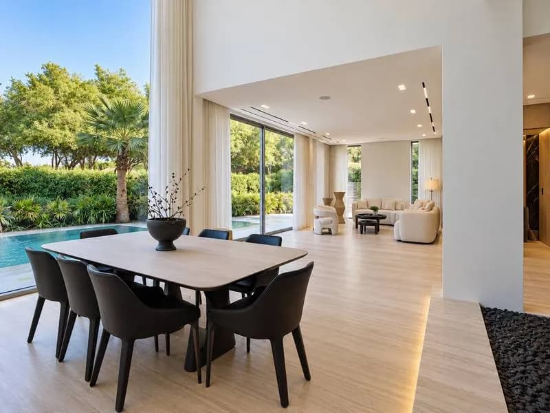 Renovated main-lake villa with private elevator, photo 5