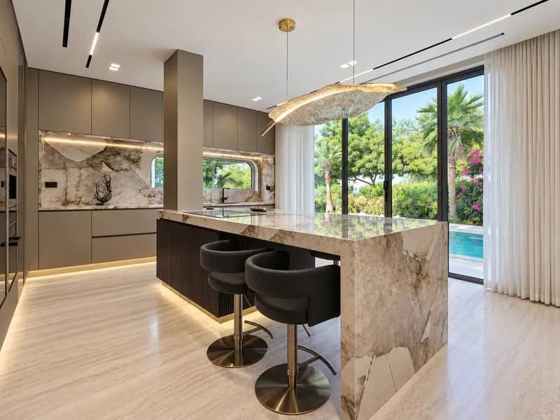 Renovated main-lake villa with private elevator, photo 6