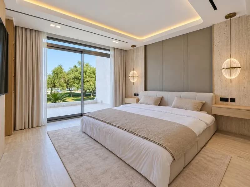 Renovated main-lake villa with private elevator, photo 7