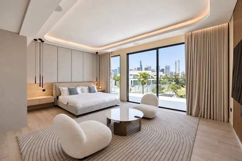 Extended, renovated villa with lake and skyline views, photo 7
