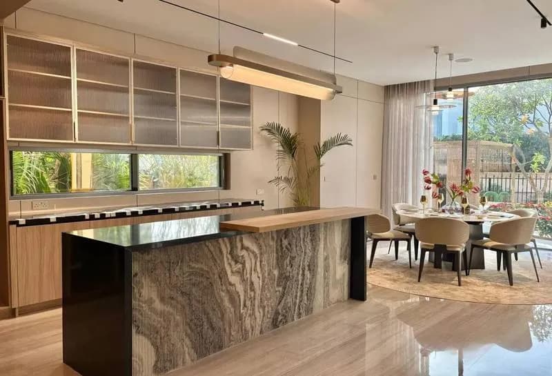 Upgraded, extended Garden Hall villa with lake views, photo 4