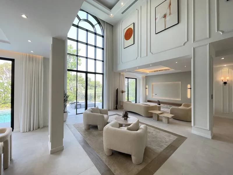 Renovated, extended lake-facing villa, photo 3