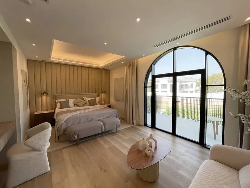 Renovated, extended lake-facing villa, photo 7