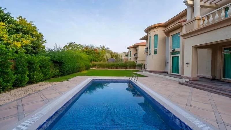 Tenanted Garden Hall villa with skyline views, photo 3