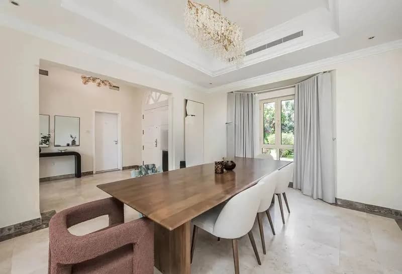 Tenanted Garden Hall villa with skyline views, photo 5