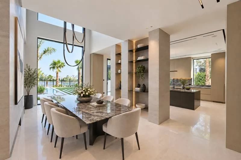 Extended and renovated lakefront Mansion, photo 4