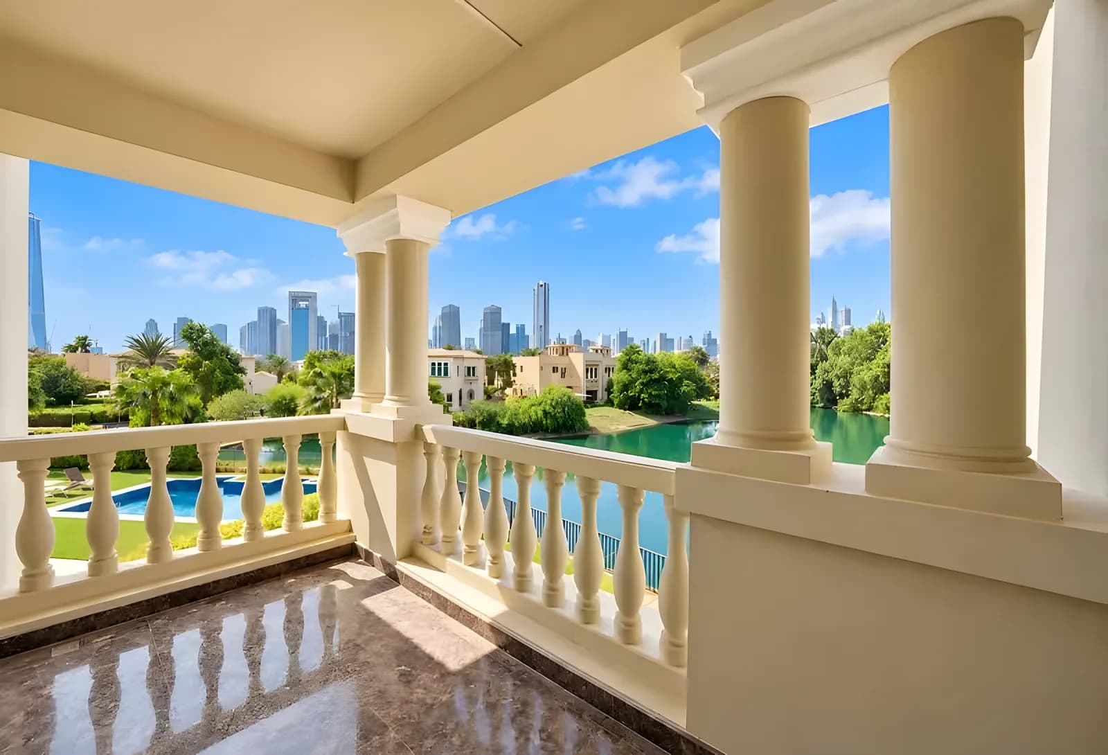 Extended lakefront villa with skyline views, photo 2