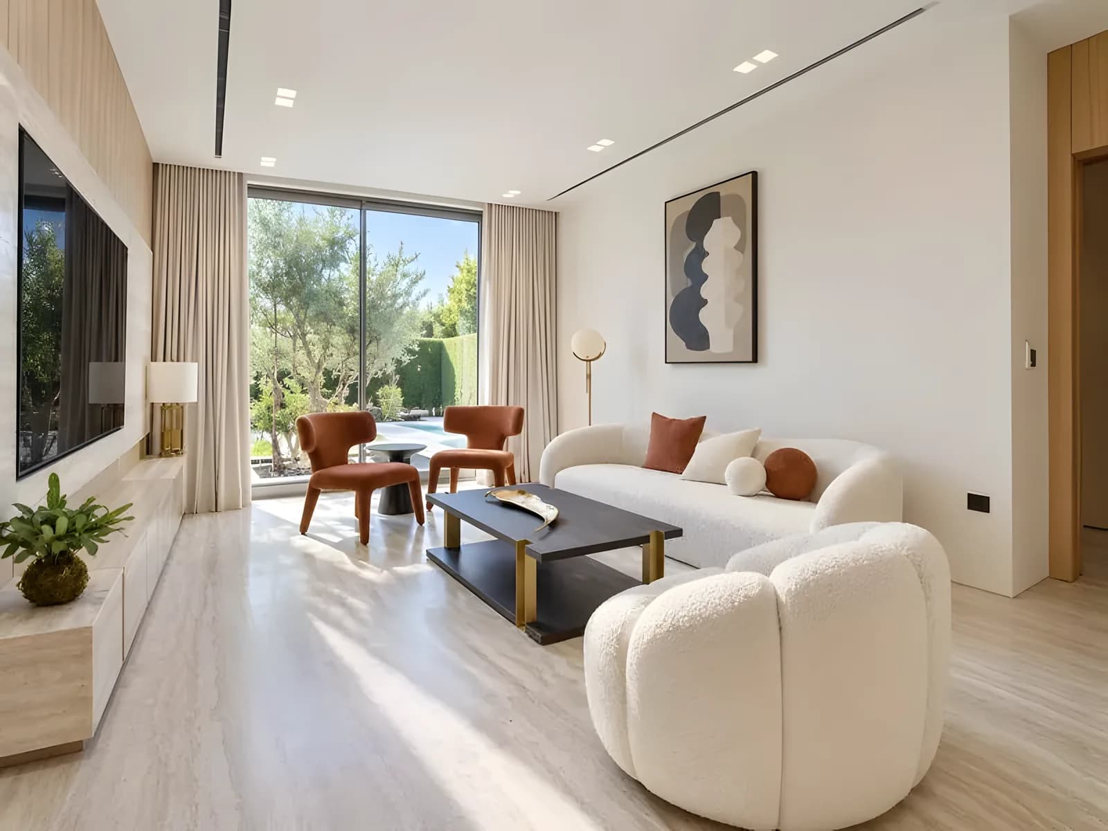 Renovated main-lake villa with private elevator, photo 2