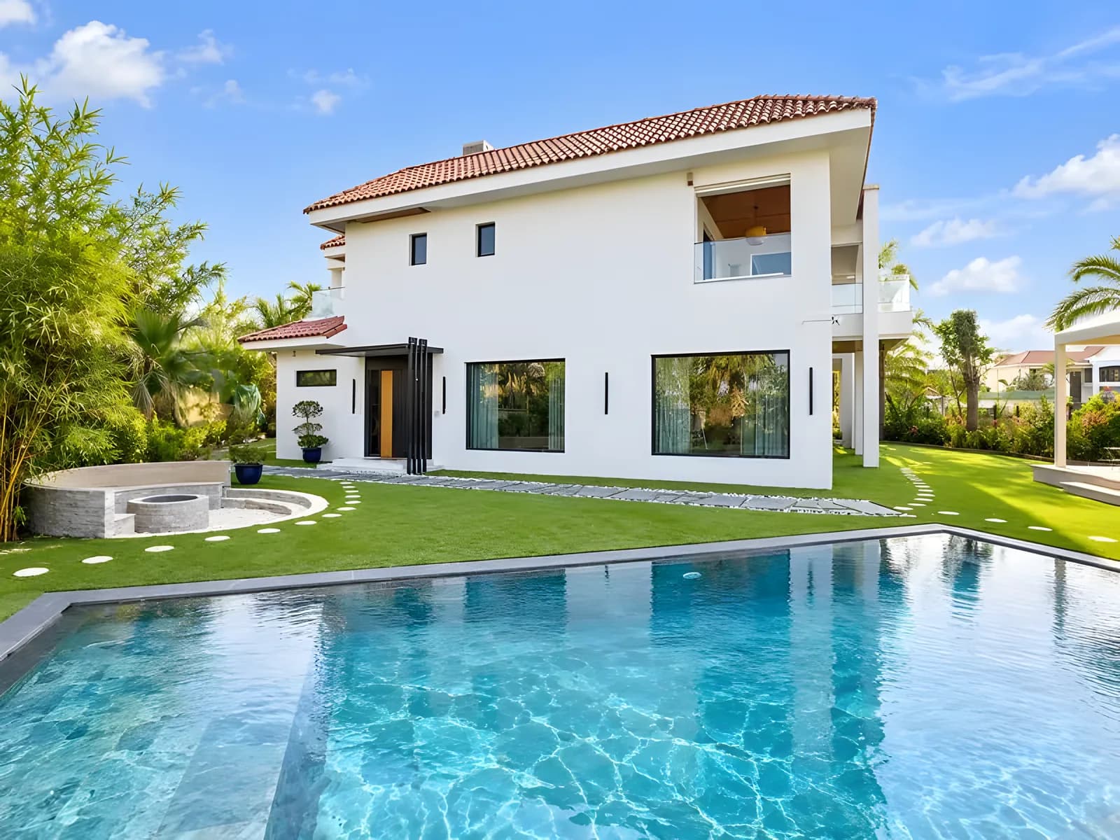 Renovated corner-plot Mansion on the main lake, photo 2